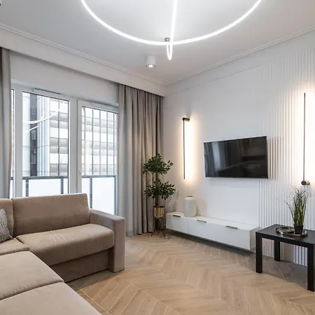 Global Park Glamour By Bookinghost *